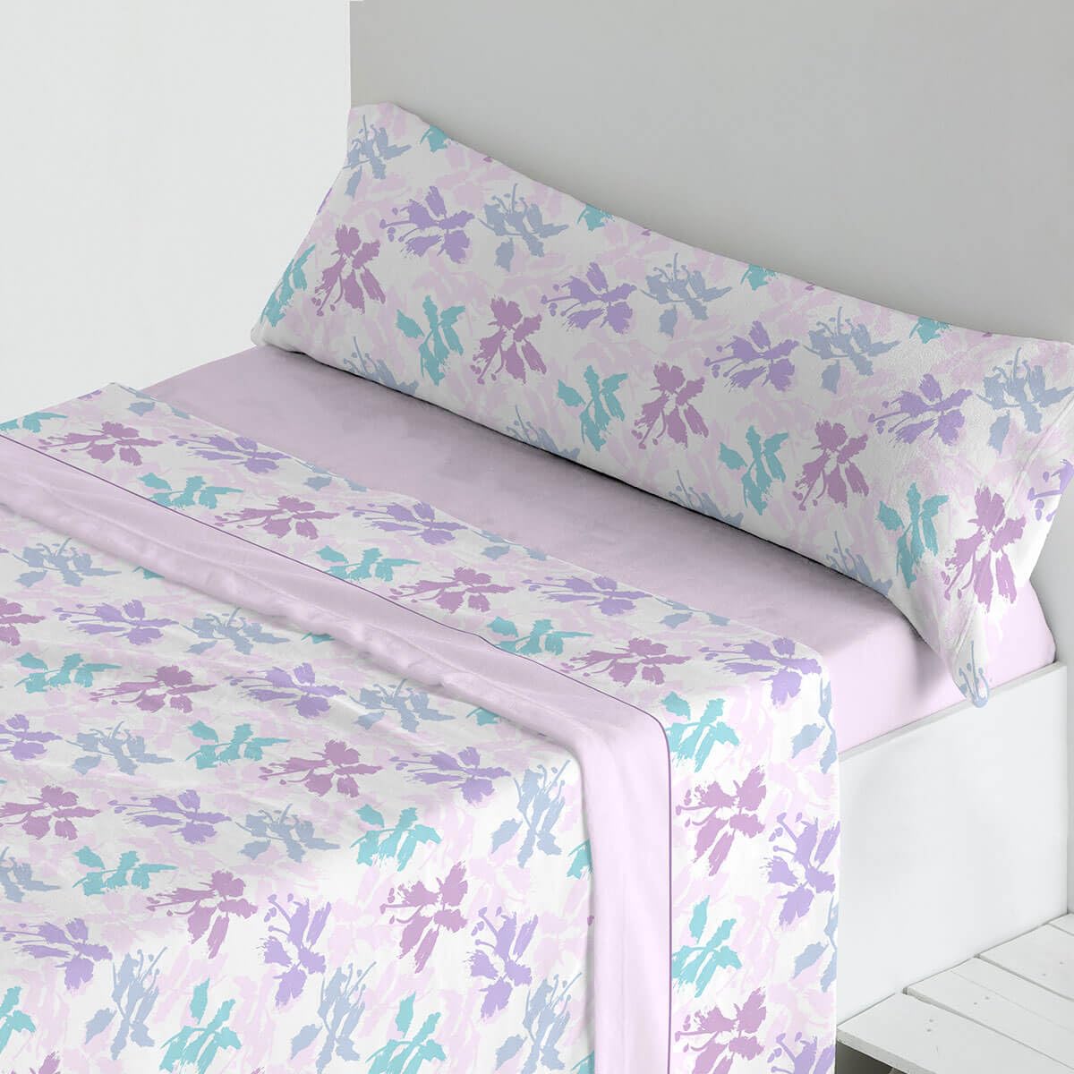Juego de sábanas de coralina Olga para Cama estándar frío Invierno. Gramaje de 220 gr y Medida Cama de 150 cm en Color Lila. Modelo Estampado. 100% Microfibra térmica.