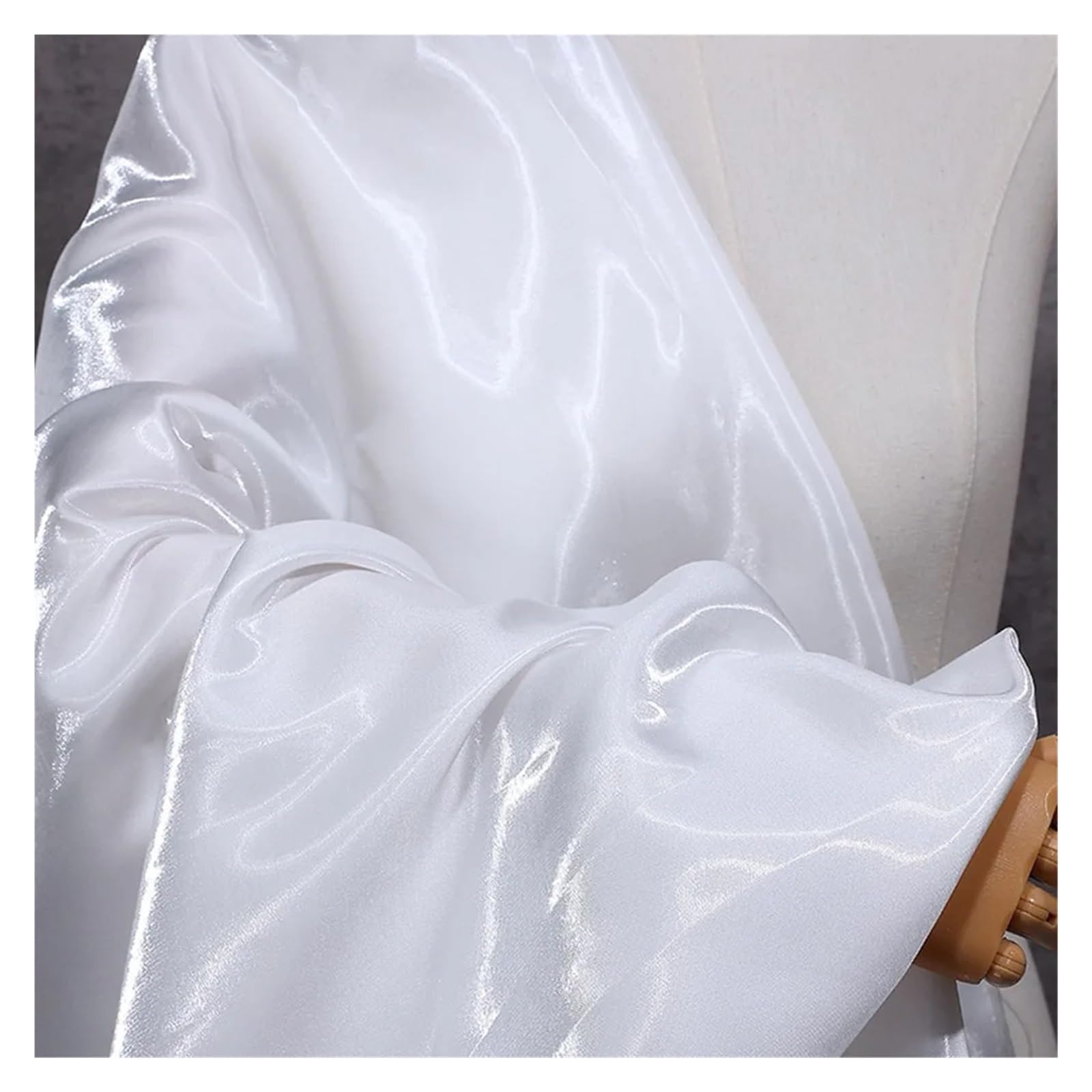 Tissu satin soyeux métallisé brillant 50x150cm pour couture créative