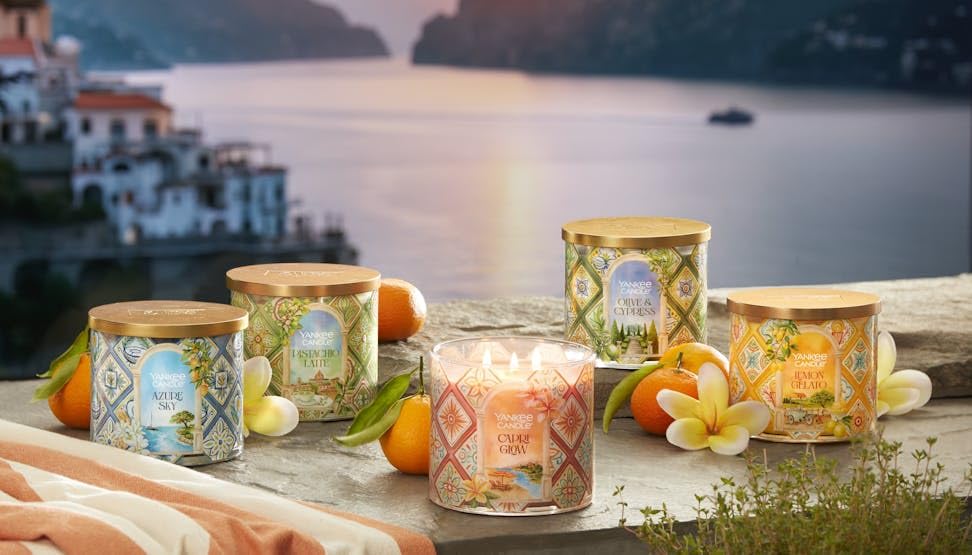 Amazon.com: Yankee Candle 3-Wick Decorative Scented Candle, Hello