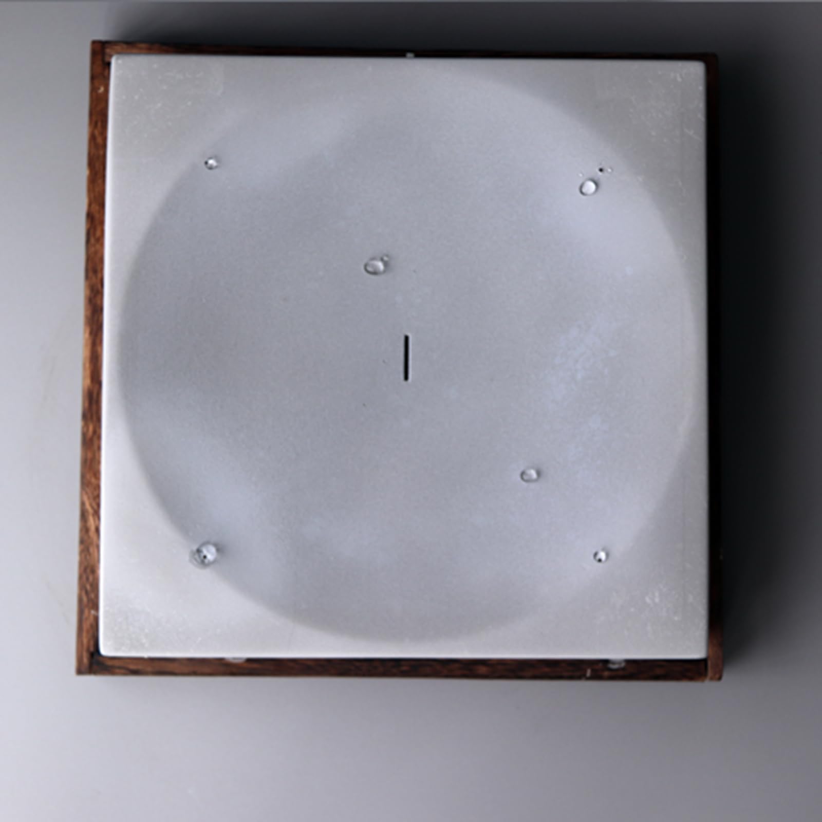 Automatisches Katzenspielzeug mit Wassertropfen, elektrischer Katzenspielzeug, Moderne Skulptur fließenden Wassers, für Wohnungskatzen und Hunde, Büro, Wohnzimmer (A Plug in)