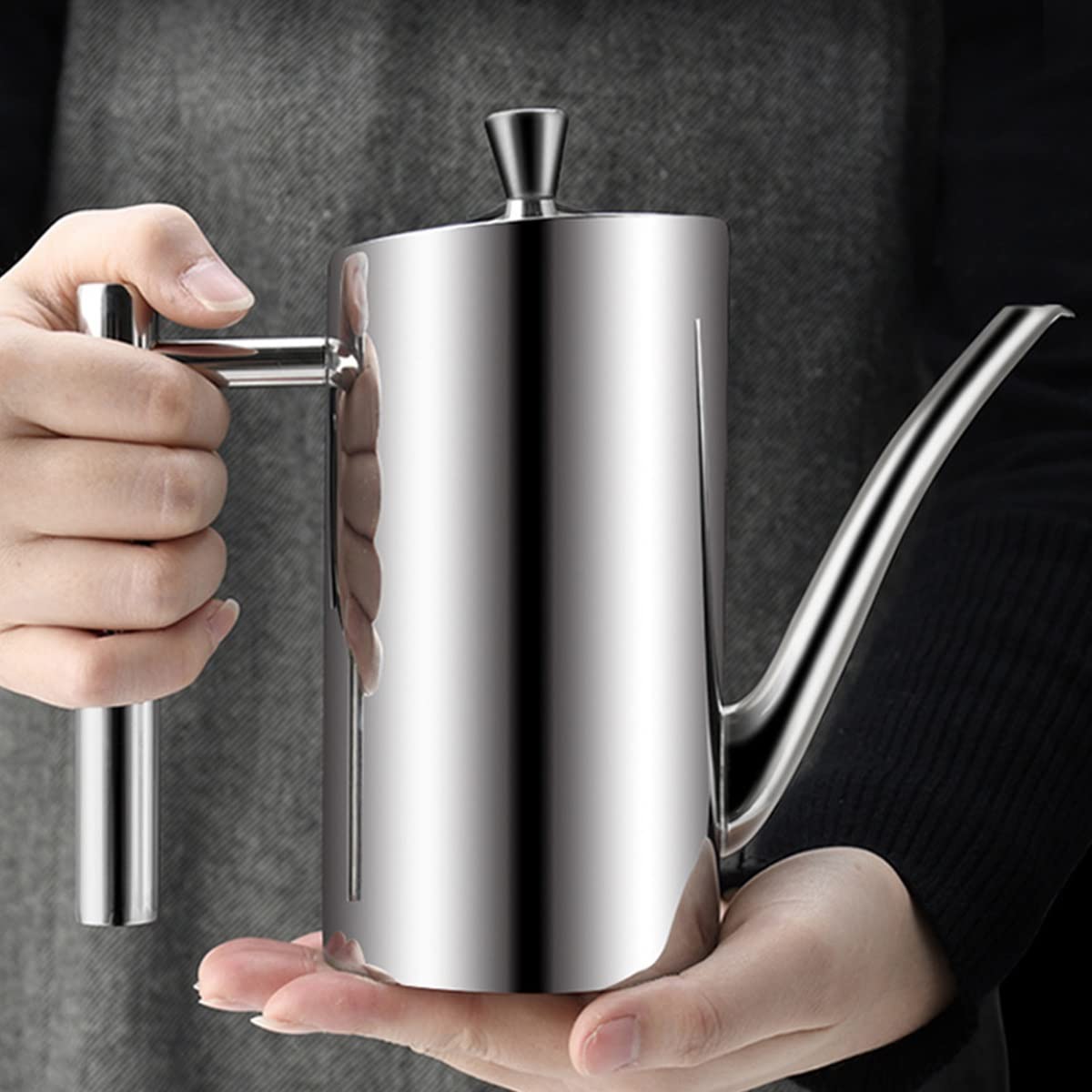 LEIYTFE Dispensador De Aceite De Oliva Culinario Botellas Cruet De Salsa De Soja Y Vinagre, Botella De Repostaje De Acero Inoxidable 500ml/700ml,con Tapón Antipolvo Y Manija (Size : 500ml)