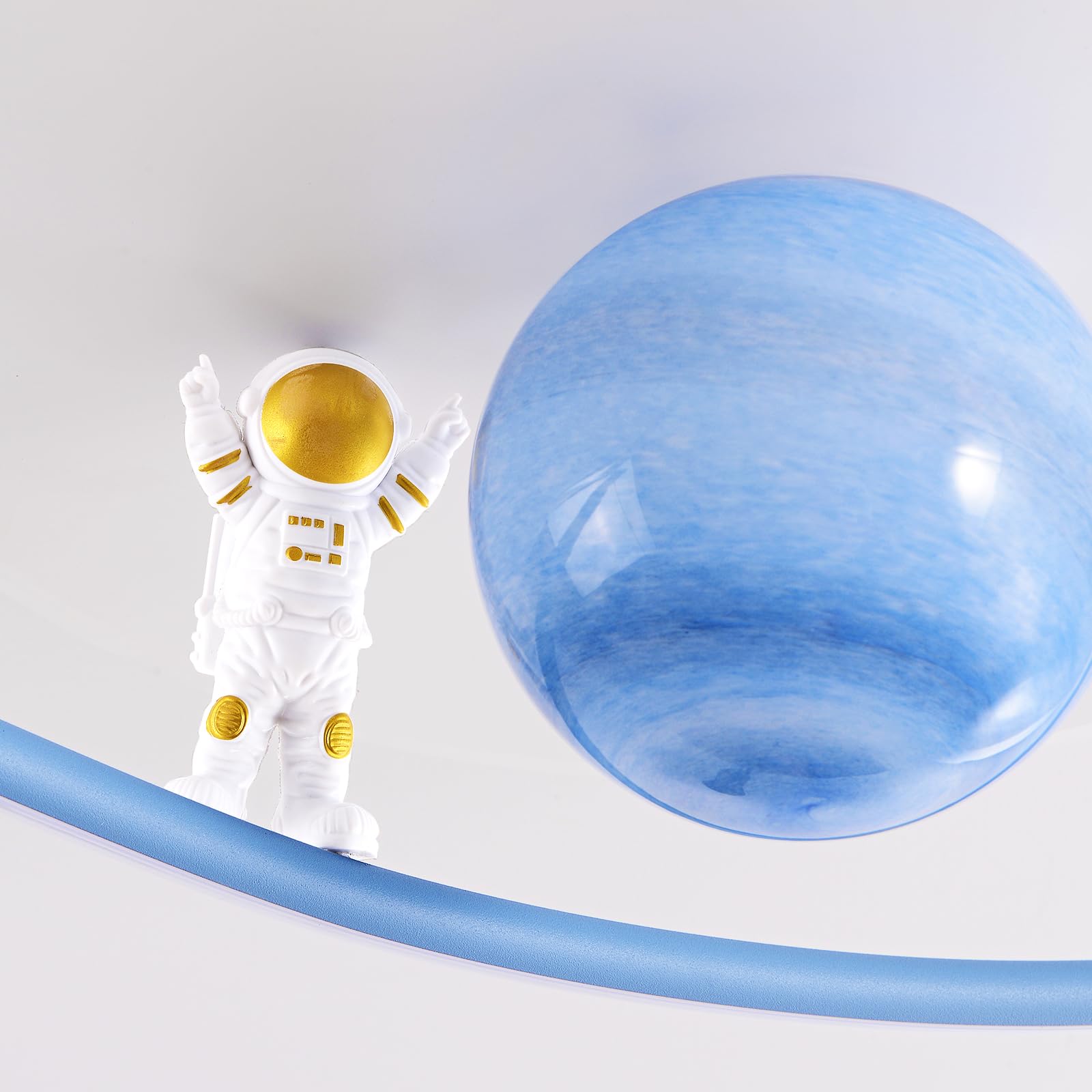 Lámpara de techo LED para Niños, 46W Lampara Techo Infantil Astronaut, 50cm Regulable Lampara Techo Dormitorio con Control Remoto, Lámpara de Techo para Dormitorio de Niños y Niñas,Bolas azules