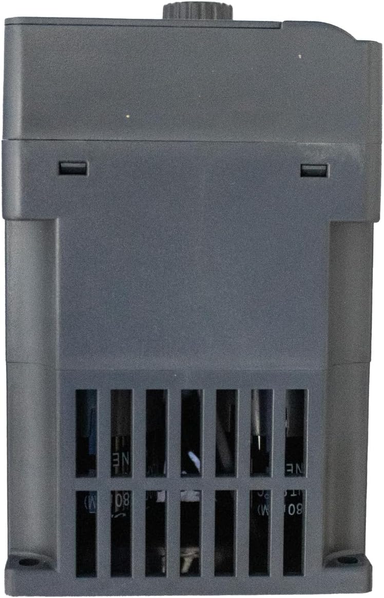 Variable Frequency Drive: AC 220V 2.2KW 3HP 10A CNC VFD Single Phase to 3 Phase Converter for Spindle Motor Speed Control (Single Phase Input, 3 Phase Output) Black