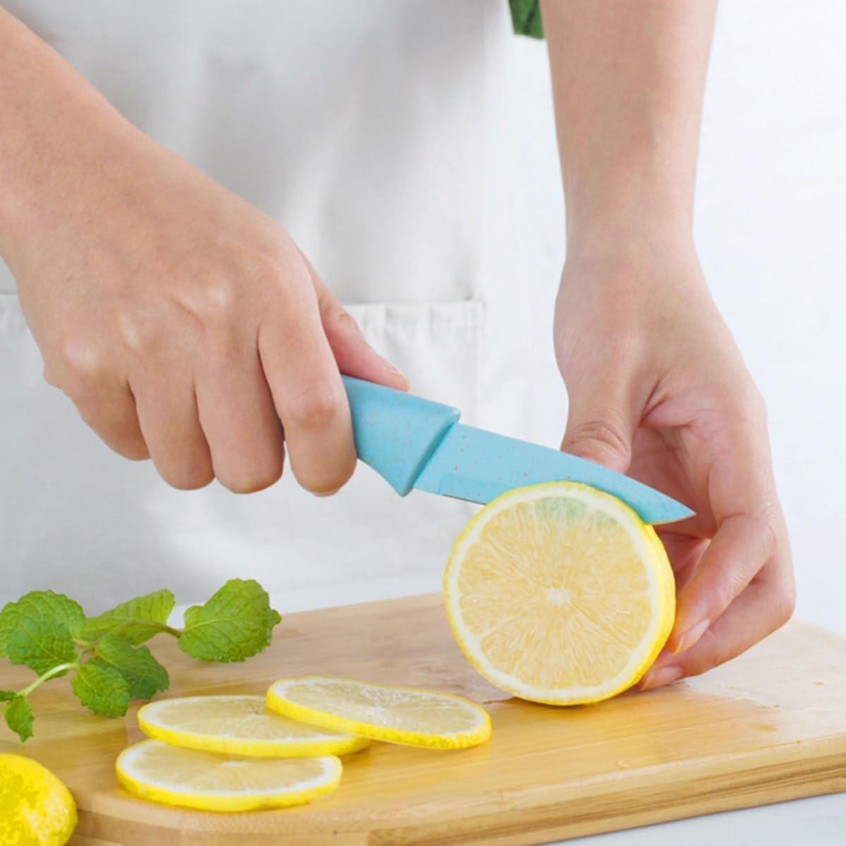 COLLBATH Colorful 6pcs Kitchen Knives Set with Stainless Steel Blades and Straw Handles, Includes Chef and Peeler Knives, Suitable for Home Cooking and Food Preparation Random Color