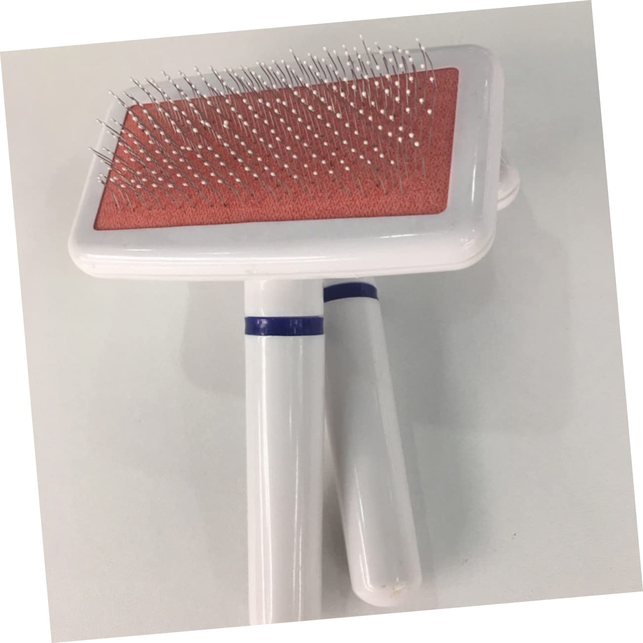 Toyvian Brosse pour Chiens et Chats Toilettage Facile Poils Courts et Longs Manche Ergonomique Accessoire de Soin pour Animaux de Compagnie