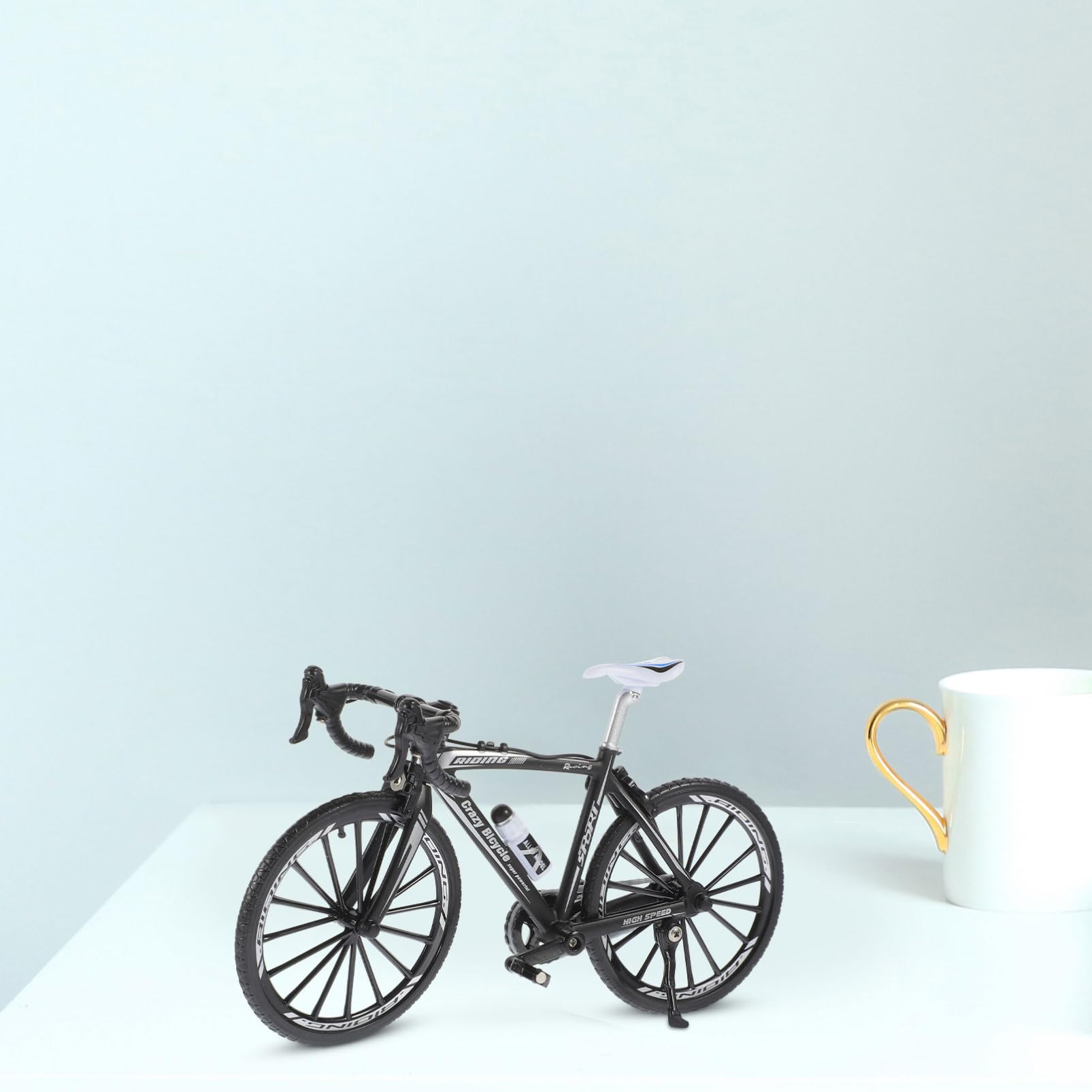 Toyvian Modèle de Vélo Miniature 1: 10 en Alliage Métal Plastique Noir | Décoration et Collection, Usage Maison ou Bureau, Style Créatif Unique, Forme Guidon Incurvé