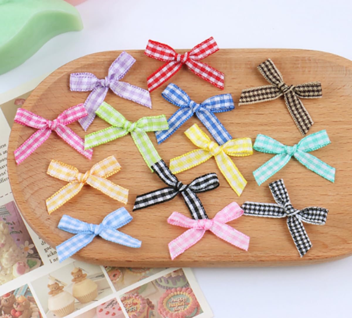 1000 Stück Mini Schleifen 3.5x4cm,Deko Schleifen Doppelseitige Kariertes Bogen,Geschenkschleife Band Bowtie,Gift Bows aus Polyester für Hochzeit Unterwäsche Socken Geschenk,Braun kariert