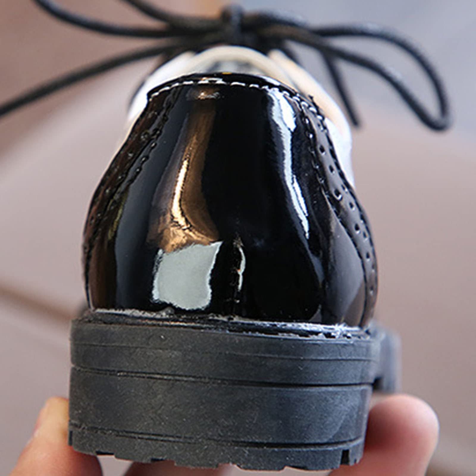 Primavera y verano suela de goma suave y ligera con cordones, zapatos de moda brillantes para niños alarma de precios