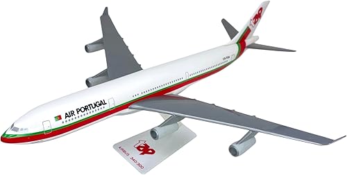Miniatura 2 de Flight Miniatures TAP Air Portugal A340-300 Escala 1:200 - Modelo de avión de plástico a presión - Réplica coleccionable de los aviones TAP Air