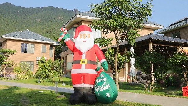 GOOSH Babbo Natale Gonfiabile Da 1,8m Con Luci LED E Scatole Regalo - Decorazione Natalizia Per Esterni, Giardino, Prato - 4