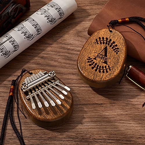 Personalisiertes 8 Tasten Mini Kalimba Daumen Klavier mit Name Text tragbar leicht zu erlernendes Instrument Fingerklavier Geschenk für Anfänger Kinder Familien (Mahagoni)