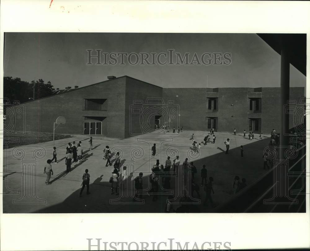 Historic Images - 1986 Press Photo Thomy Lafon Elementary School - nob64176