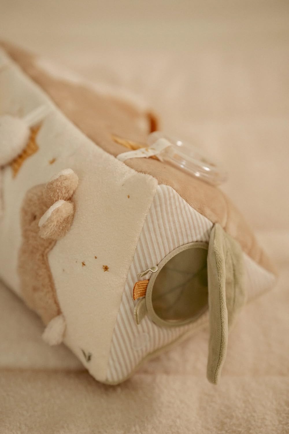Little Dutch 8423 Tejido Activity Triángulo de Sensación - Newborn Naturals