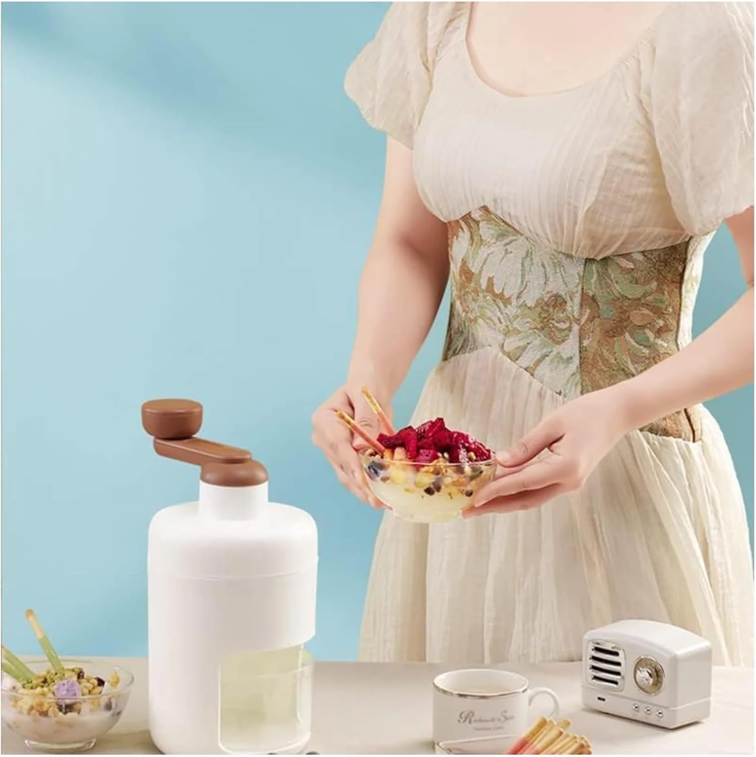ice Crusher, Shaved Ice Machine Cone Machine Manual - Portable Ice Crusher and Shaved Ice Machine with Free Trays,for Home, Restaurants & Cafes