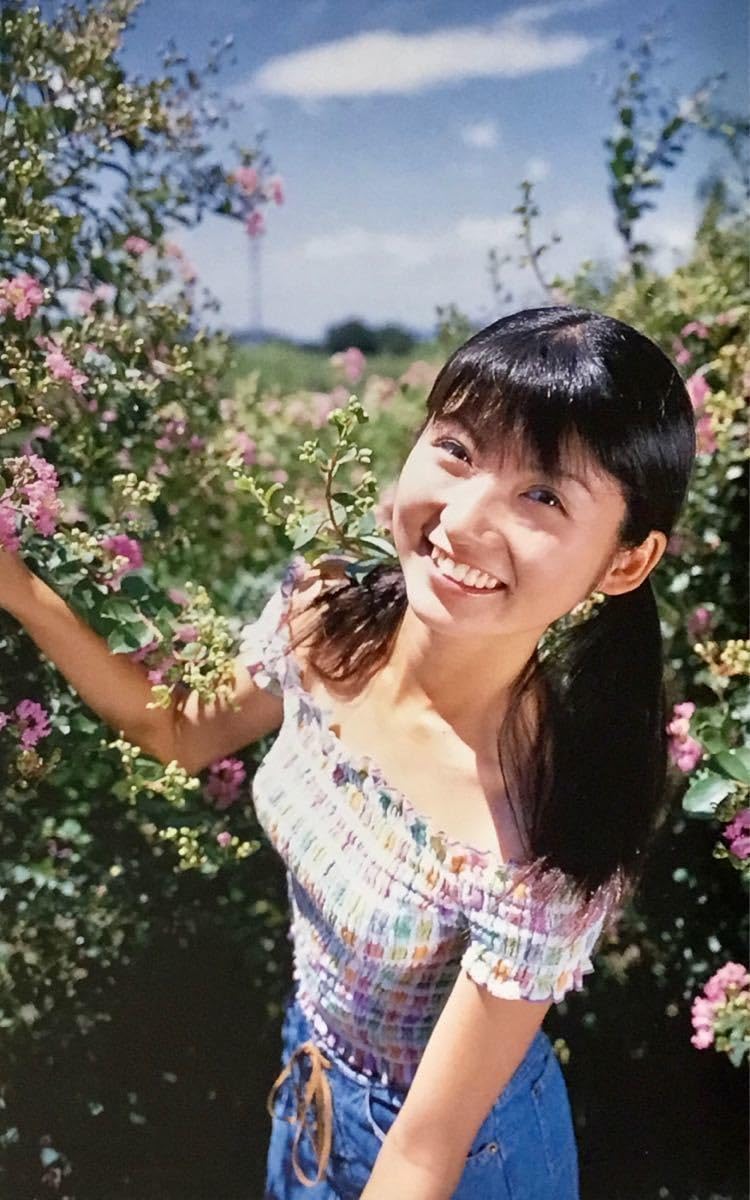 Amazon.co.jp: 桜木睦子 写真集 初恋物語 ～瞳を閉じて～ 文庫本