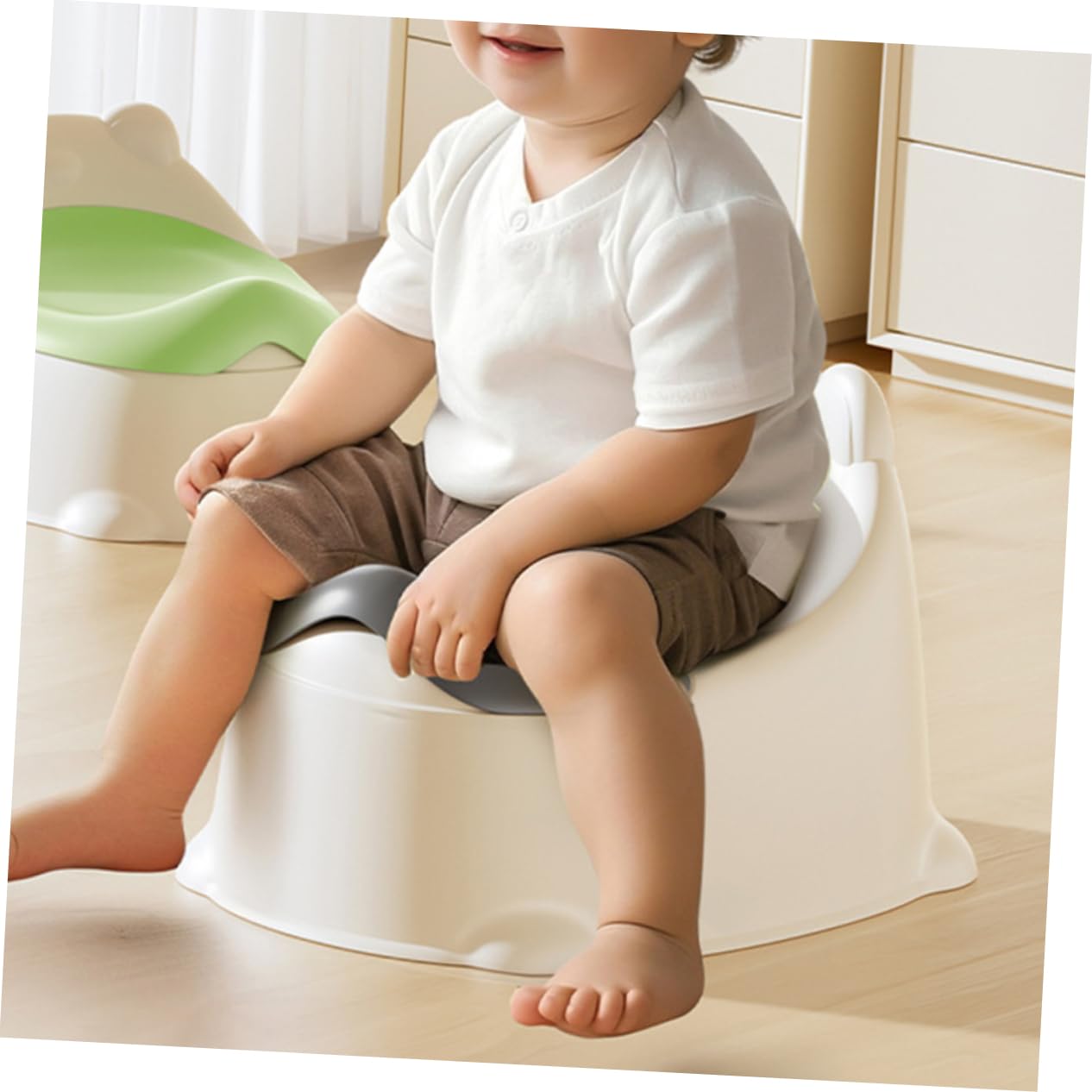 Vasino Portatile per Bambini in Plastica Argento, Leggero | Toddler, Uso Training, Formato Compatto, Finitura Argento, Struttura Plastica