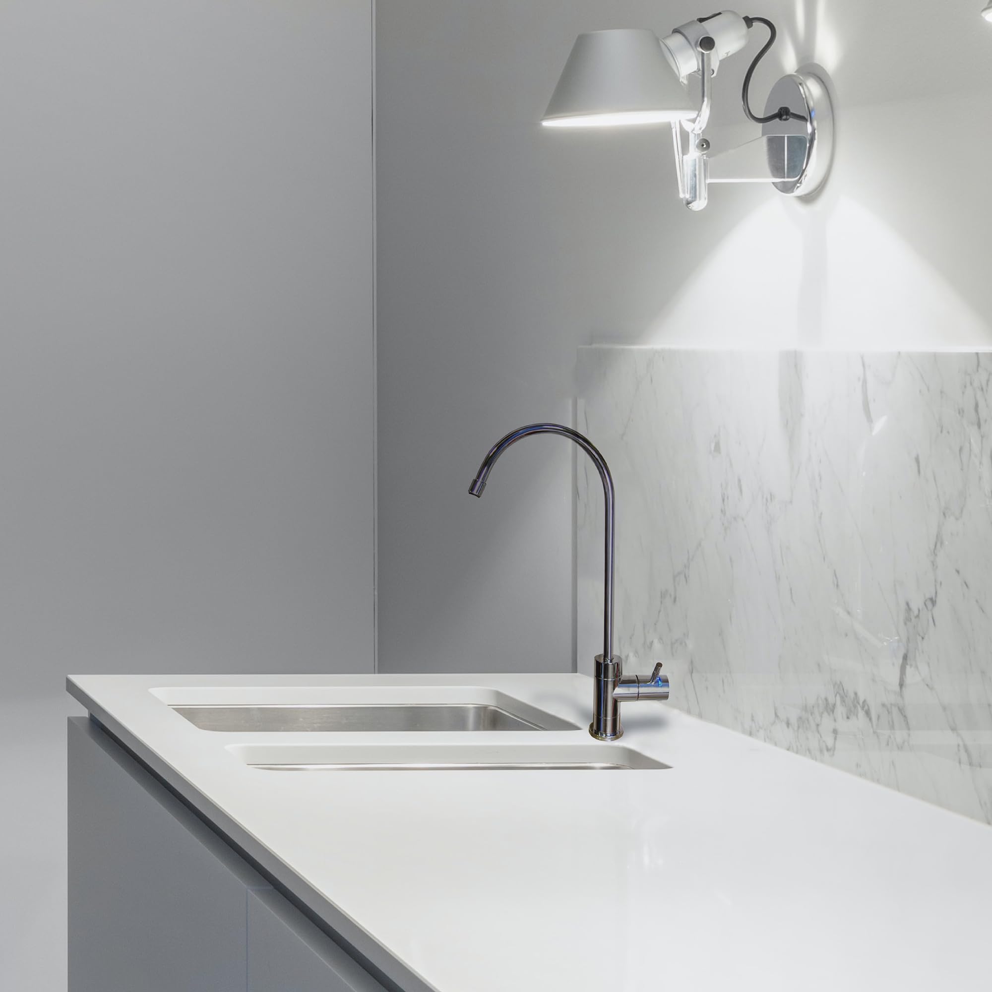 Grifo LED para equipo de osmosis inversa Bbagua: Innovador grifo con iluminación LED integrada, diseñado para sistemas de osmosis inversa. Disfruta de agua purificada con estilo. Bbagua