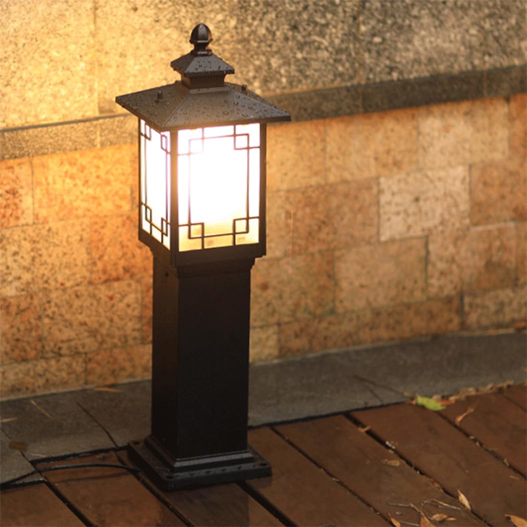 Vintage pionowa lampa podłogowa z aluminiową końcówką i latarnią na słupku, do ścieżki, trawnika lub ogrodu, z podstawą mocującą na słupie