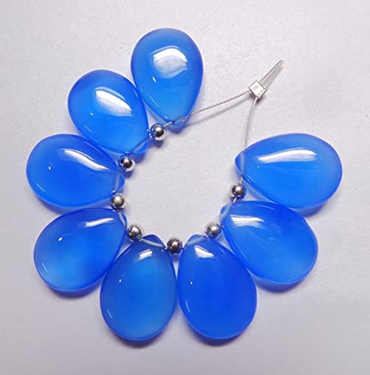 Chalcédoine cobalt bleue en paires assorties pour éliminer les défauts de symétrie en bijouterie