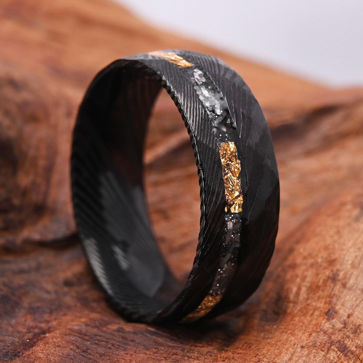 Black Damascus Steel Rings for Men 8mm Men's Engagement Wedding Bands Hammered Inlaid Gold Foil Meteorite Fragments Stylish Comfort Fit - Image 5