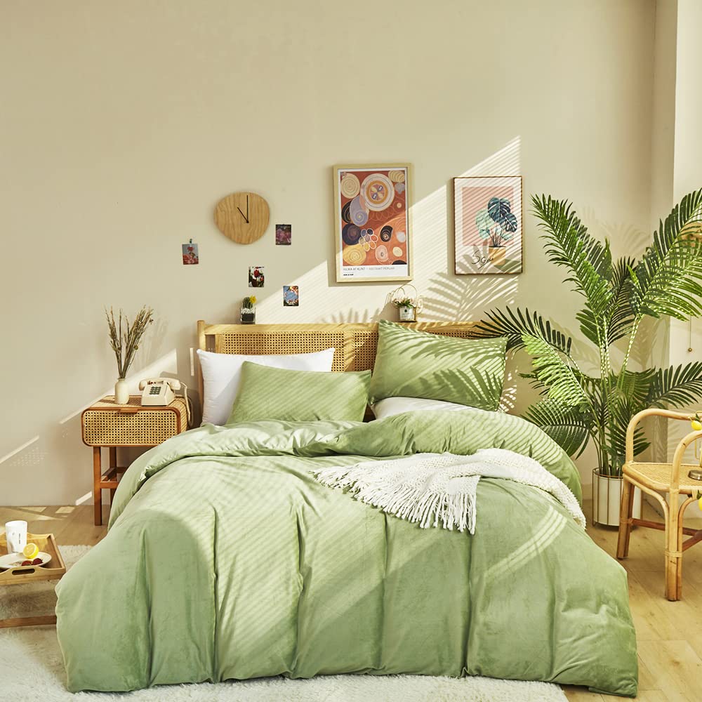 CLOTHKNOW Green Velvet Comforter Set California King Sage Green Bedding