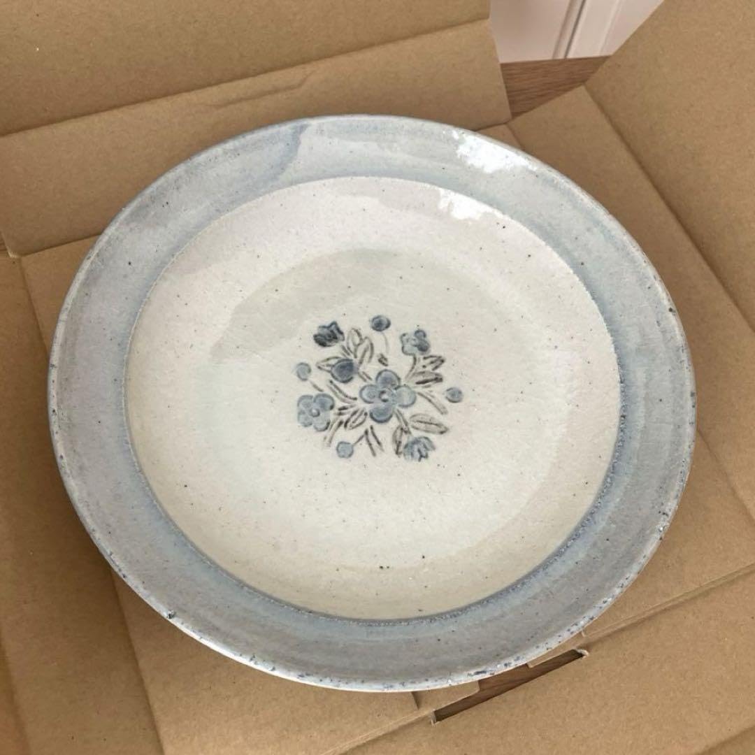 Amazon.co.jp: 東屋 伊賀石本花絵皿 菜の束 和食器 Scope 箱付き