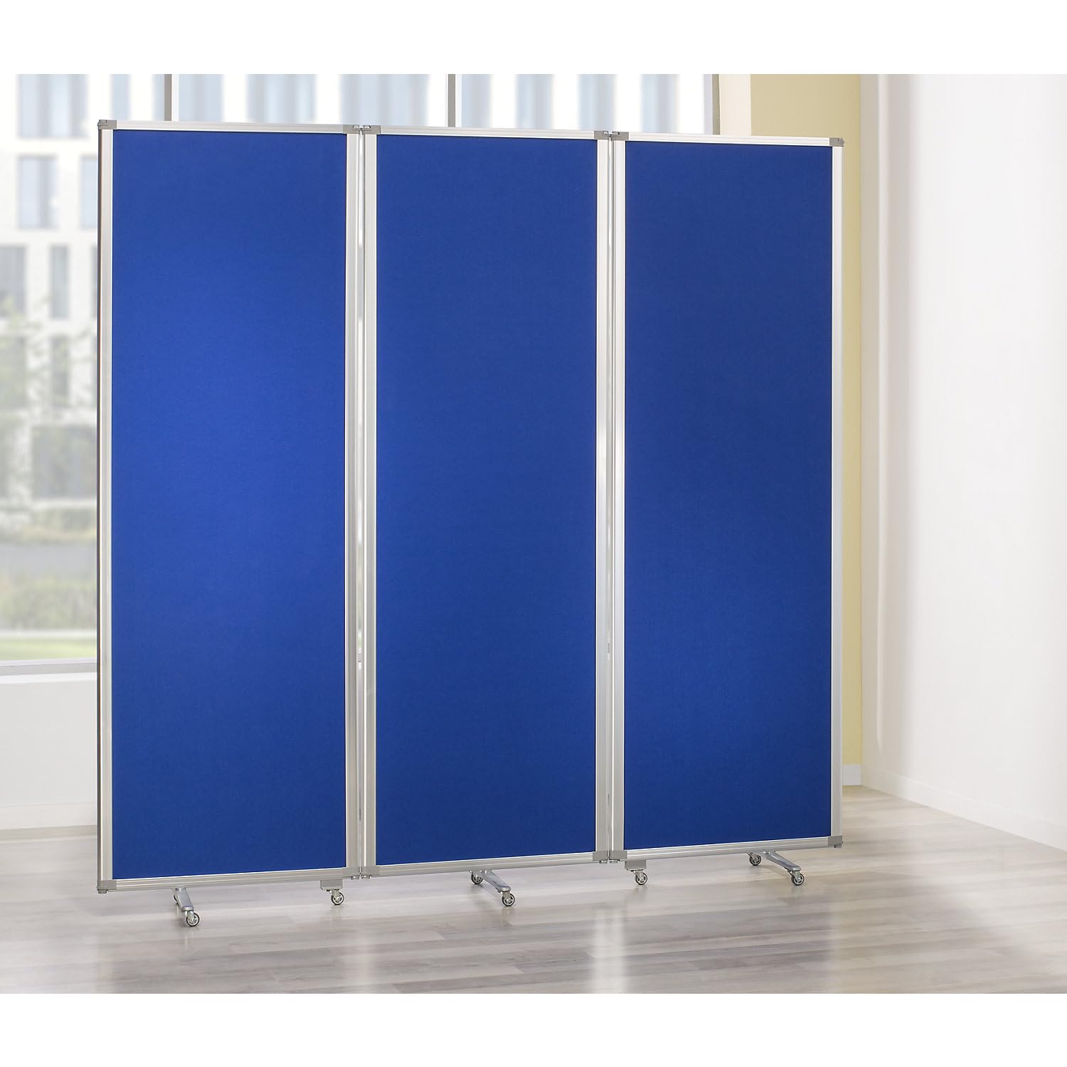 magnetoplan | 3-Paneel Raumteiler Faltwand mit Rollen 1800 x 1810 x 370 mm | Mobile Trennwand | Ausstellungs-Sichtschutz | Büro-Raumteiler, 1105303, Rahmenfarbe: altweiß| Wandfarbe: royalblau