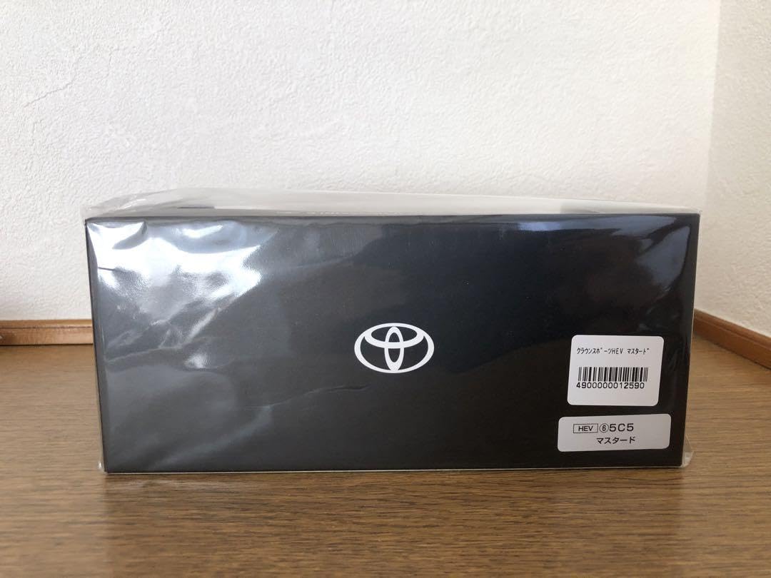 トヨタ CROWN SPORT ミニカー 1/30 ブラック✕マスタード Amazon.co.jp: クラウンスポーツ マスタード カラーサンプル 1