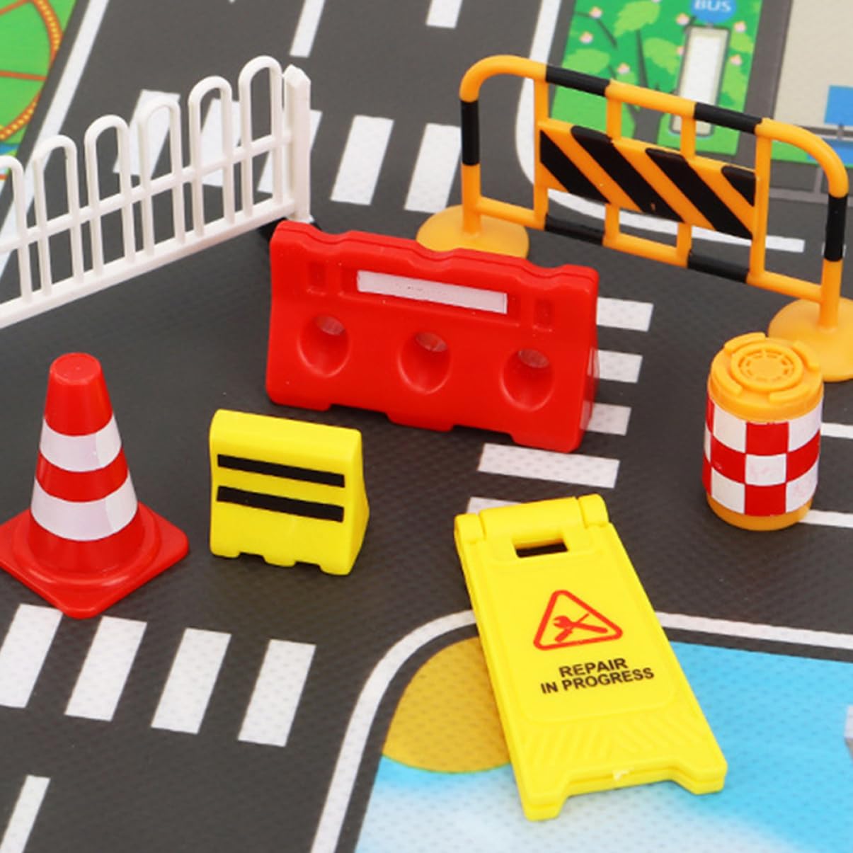 Abaodam 27 Pièces Panneau De Signalisation Jouets Miniatures Jouets Magnétiques Plaques De Rue pour Les Enfants De Barricade De La Circulation De Chantier Plastique
