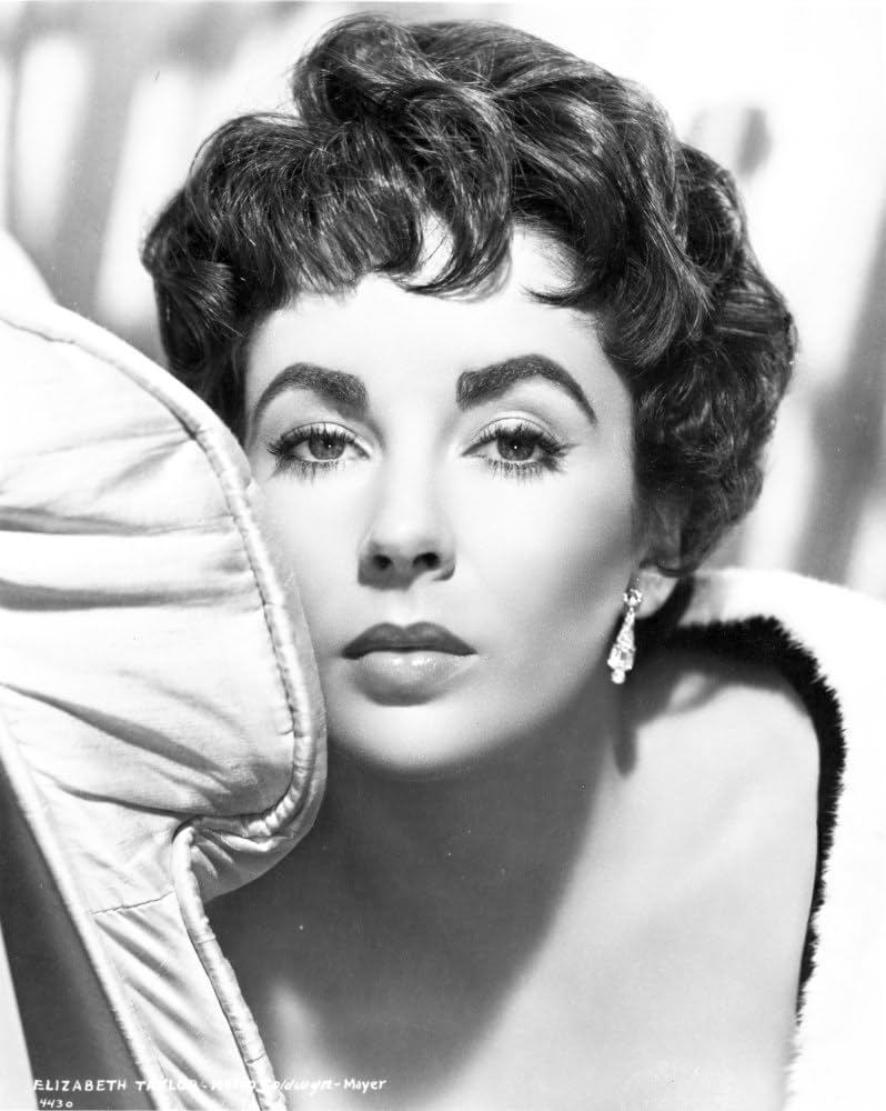 Elizabeth Taylor　直筆サインと白黒ポートレート写真 s-l400.jpg