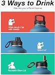 Bouteille d'eau demi Gallon isolée avec paille & 3 Les petits, Coolflask 64 oz Jug d'eau Large en acier inoxydable métallique large bouche pour le sport, gym ou bureau, sans BPA garder froid 48H Chaud 24H, Magique Noir