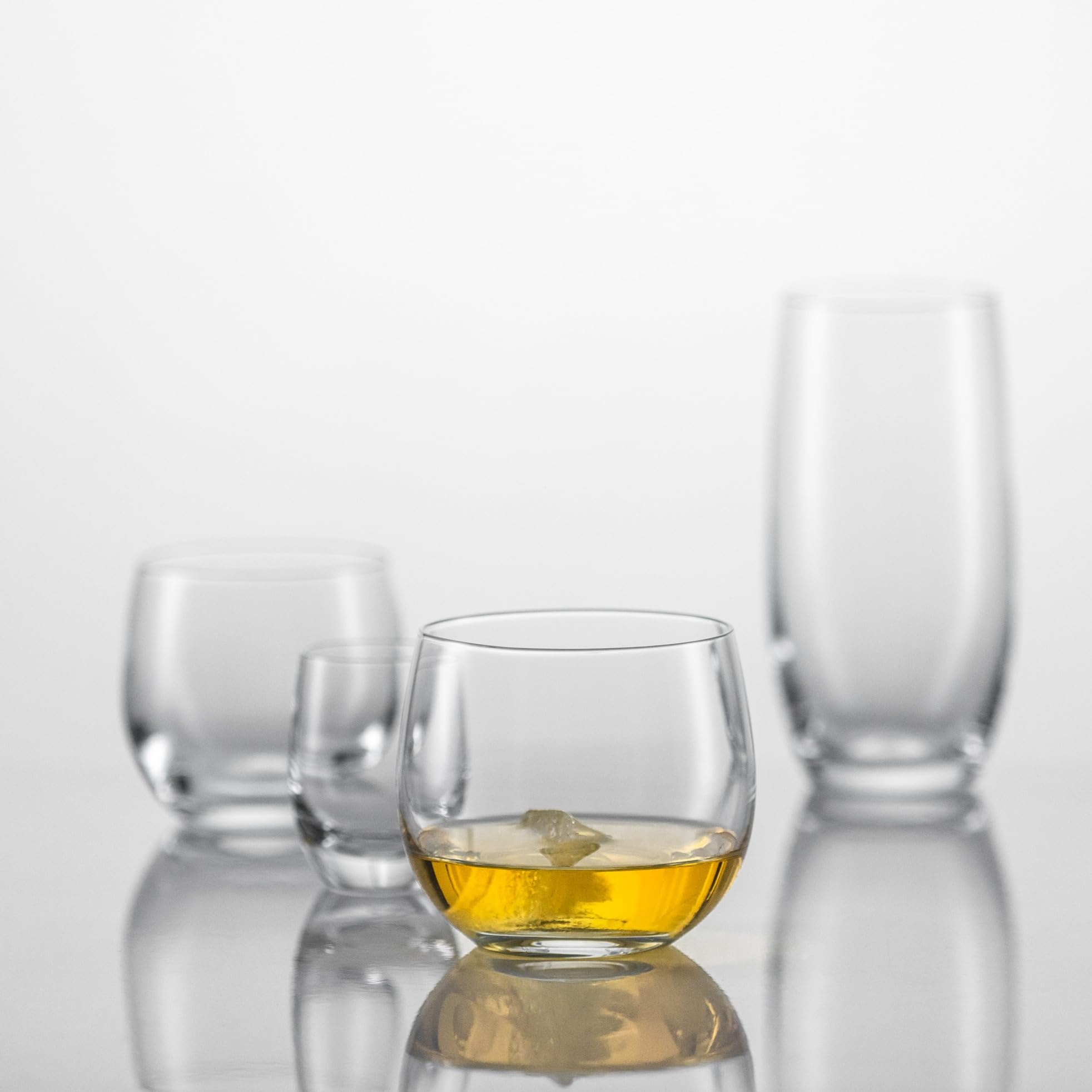 SCHOTT ZWIESEL Bicchiere da whisky For You (set di 4), tumbler a forma di bulbo per whisky, bicchieri in cristallo Tritan lavabili in lavastoviglie, Made in Germany (art.121876)
