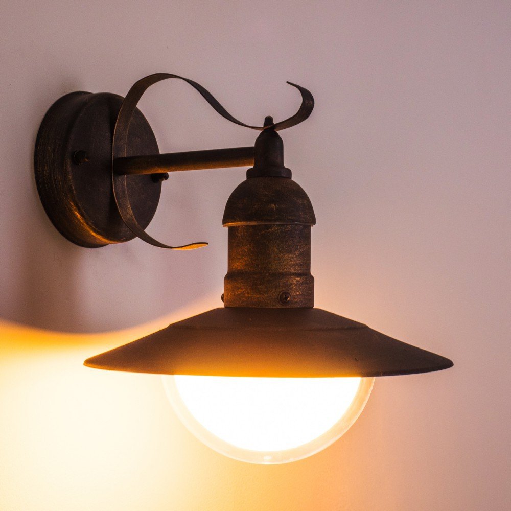 HOFSTEIN Außenwandleuchte Broni, Außenwandlampe aus Metall/Kunststoff in Braun/Gold/Weiß, Wandleuchte Down außen im Landhaus/Retro/Vintage-Stil, E27, IP44, Hof, Außenbereich, Terrasse, Haustür