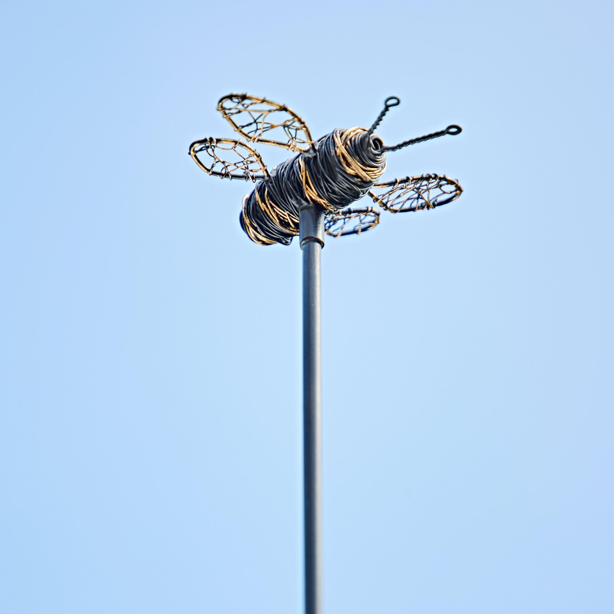 Paper High Black Recycled Metal Bee Garden Stake - Outdoor Indoor Decoration - Metal Sculpture - Garden Accessory - Flowerbed Décor - Houseplant Accessory