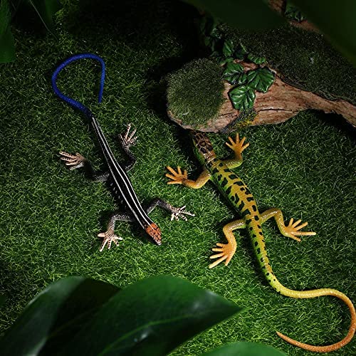 Nuobesty Realistic Fake Lizards Artificial Reptile Lizard Models Plastic Lizards Action Figures For Halloween And April Fool's Day Pranks, 2 Pieces #TOP4