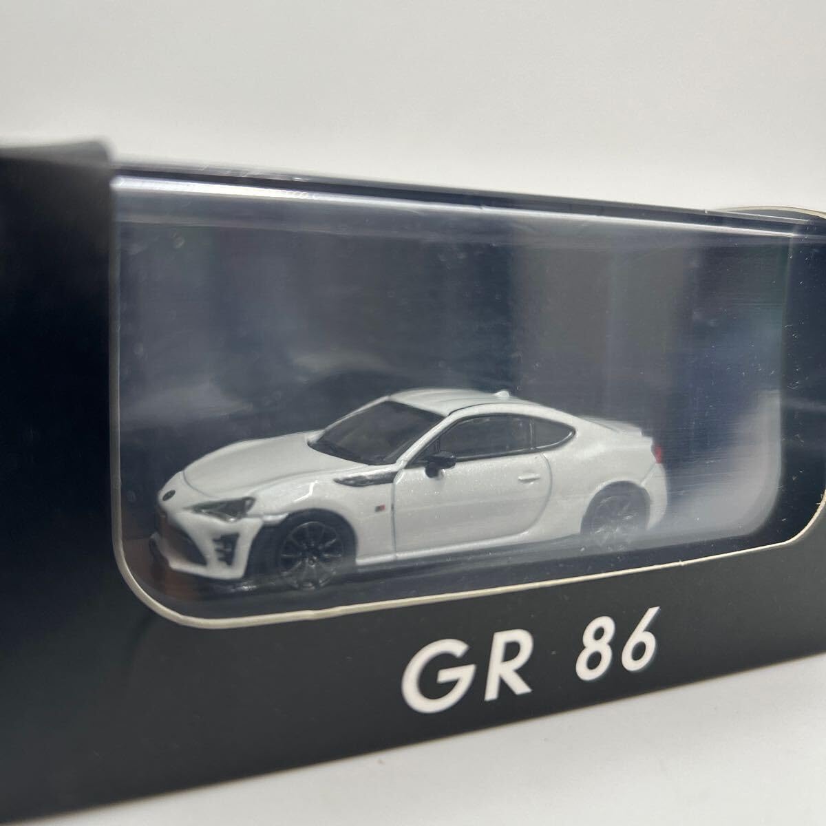 Amazon | ミニカー GAZOO RACING ディーラー特注 1/64 GR 86 カラー