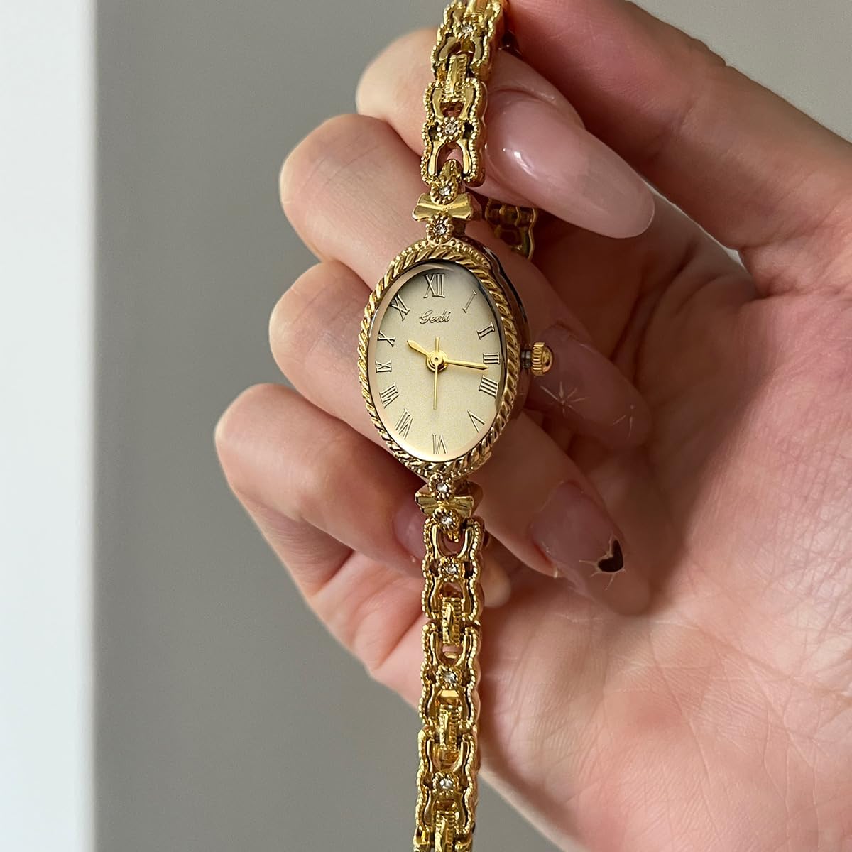 Women's Vintage Oval Watches Luxury Minimalism Bracelet Small Gold Tone Watch Ladies Analog Waterproof Watch Fashion Bangle Bracelet Dress Watch with Stainless Steel Band - Image 3