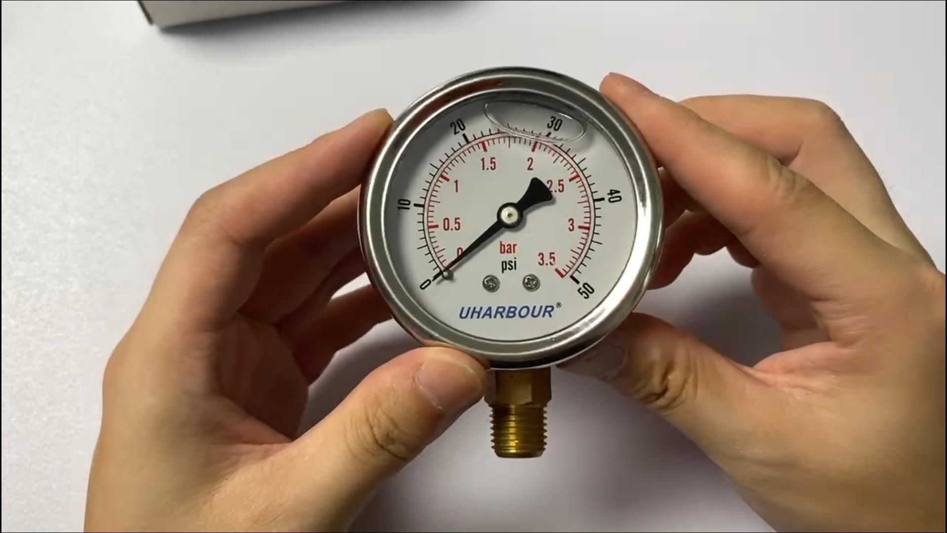 Image of UHARBOUR Glycerin Filled Pressure Gauge 10000psi /700bar, Stainless Steel case, Brass Inside Construction, 2-1 /2 inch dial, 1 /4 inch NPT Rear Connection.