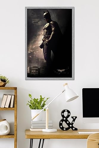 Miniatura 12 de Trends International DC Comics Movie - Póster de pared de Batman en las sombras, 22.375 x 34 pulgadas, versión premium sin marco