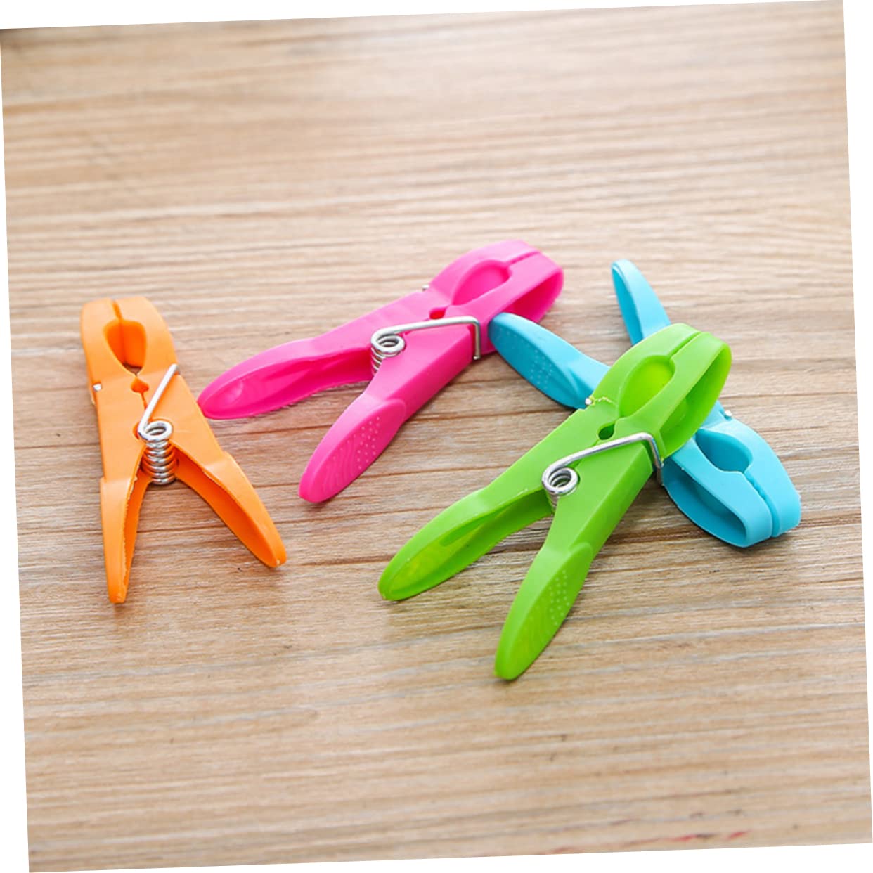 KOMBIUDA 96pezzi Mollette per Bucato Colorate Grandi e Resistenti in Plastica Antiscivolo Attacco per Lenzuola Trapunte Vestiti e Uso Interno ed Esterno Colore Casuale