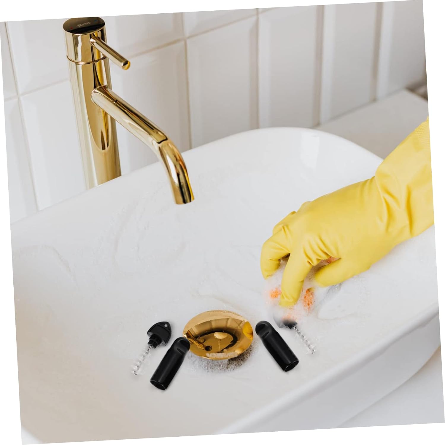 1set Beer Faucet Covers Kit Cleaning Keg Brush and Tap Plugs for Draft Beer Taps Easy to Use Convenient Storage for Home and Bar Kegerators