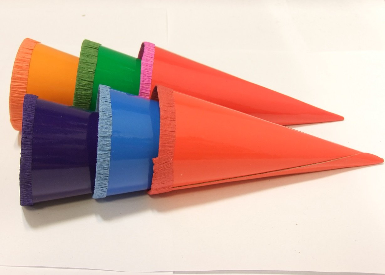 Coni Scuola Decorativi 12cm, 18 Pezzi (3 x 6)