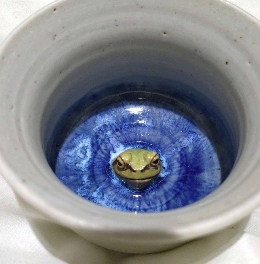 蛙の湯呑み
