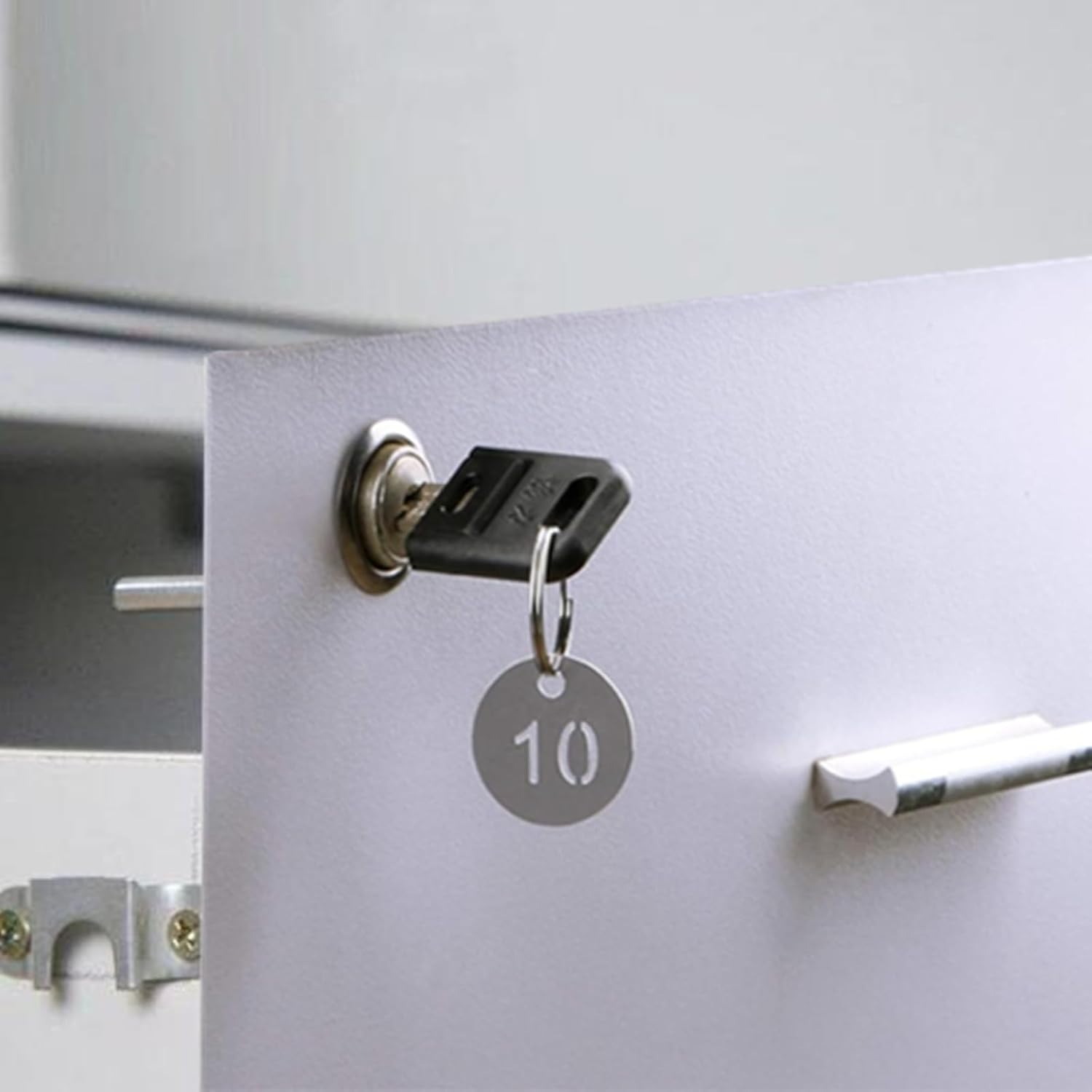 Key Tags, Round Metal Number Tags Stainless Steel Number ID with Hole Number Key Ring Chain with Split Ring for Organized Coding Key Box Cabinet System Identifiers (Round 1-100)