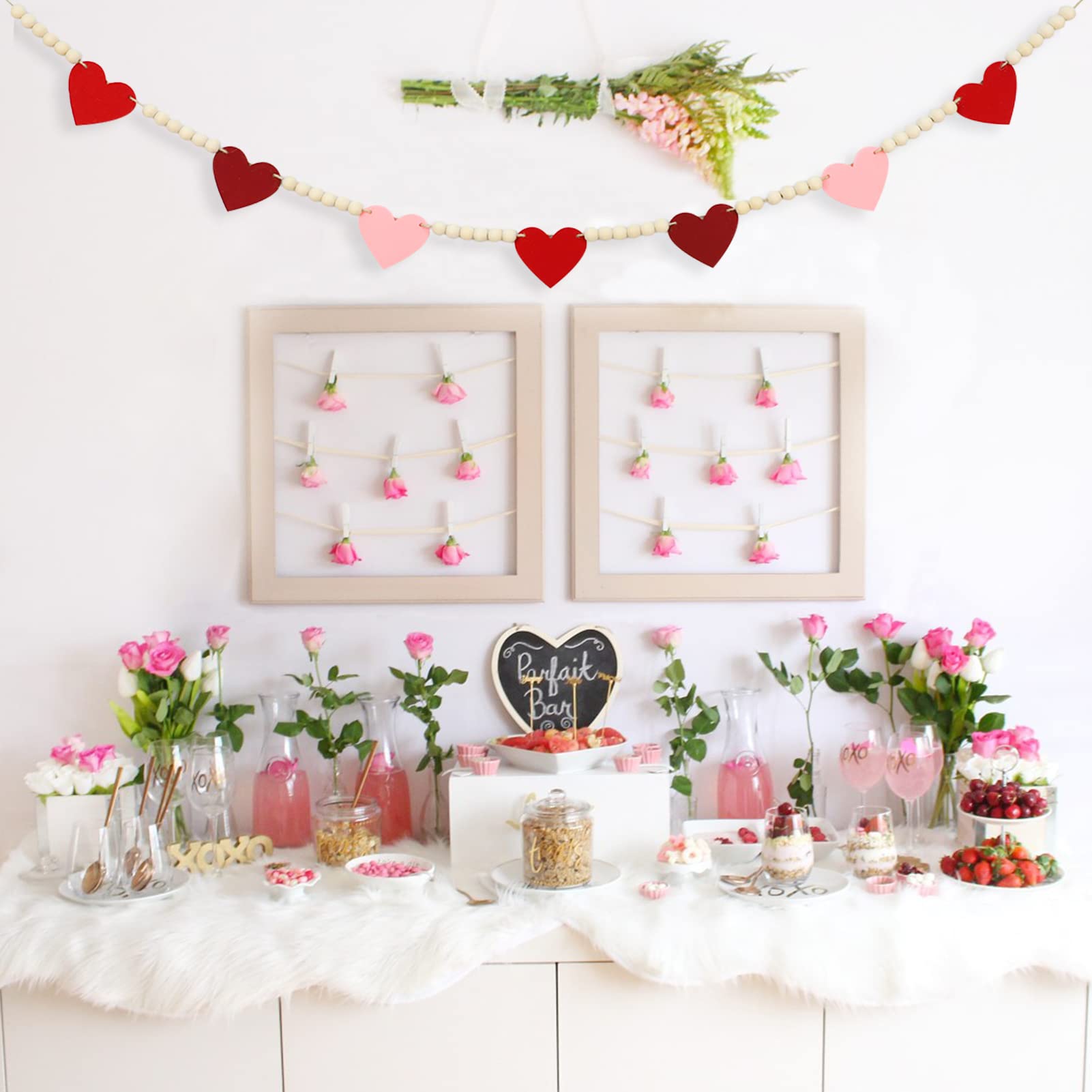 DAZONGE Decoración retro de San Valentín, guirnalda de cuentas de madera de corazones de fieltro para decoraciones de San Valentín, pancarta de fieltro roja y rosa, para boda, decoración de