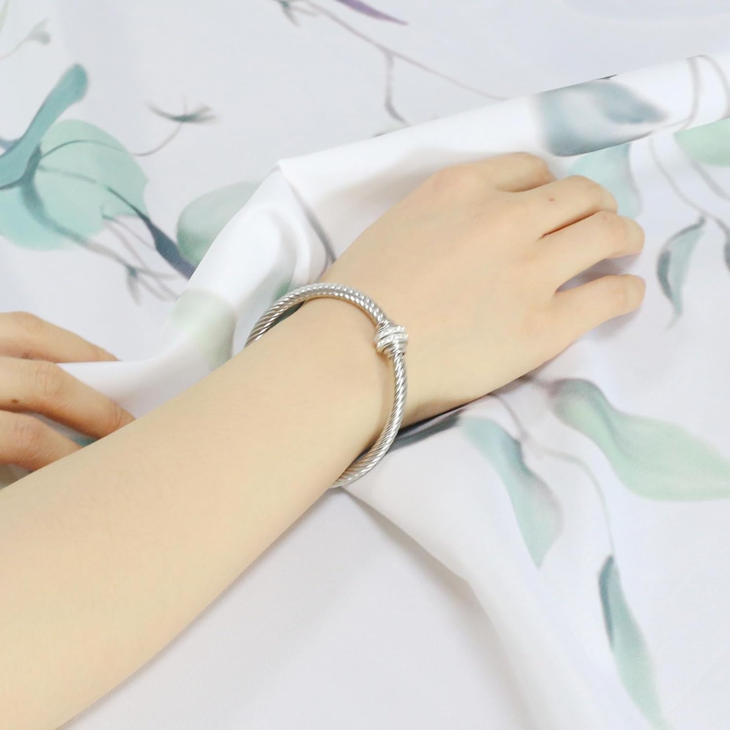 kaluoer Cable Bracelet Two Tone Stainless Steel Retro Twisted Wire Bangle Bracelet, Adjustable Cuff Bangle Bracelet, Suitable, Mother, Wife, Valentine's Day Gift - Image 3