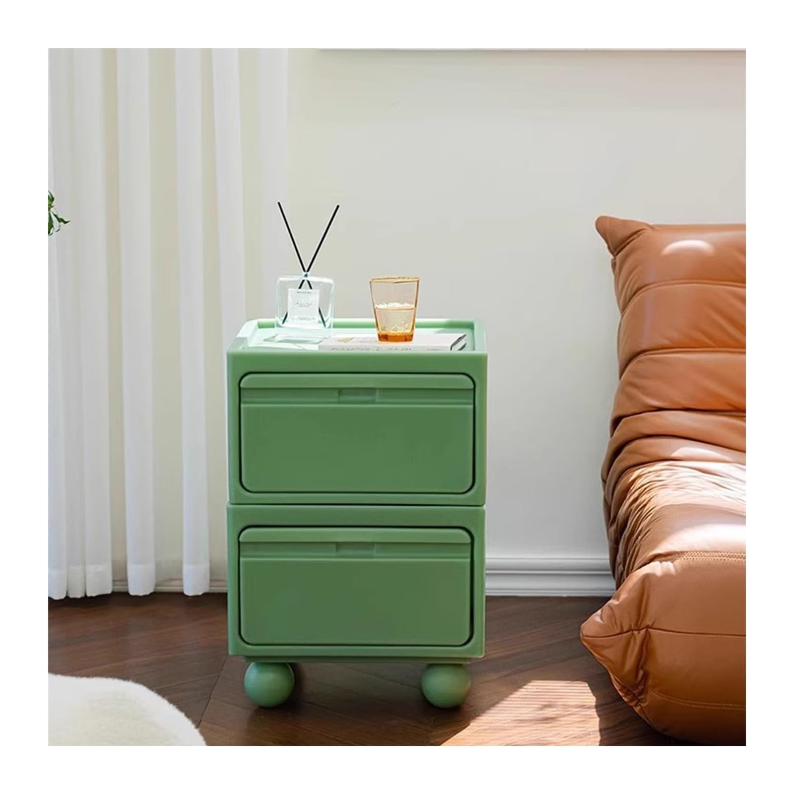 Table de chevet pour chambre à coucher : l'armoire de rangement idéale pour petits studios