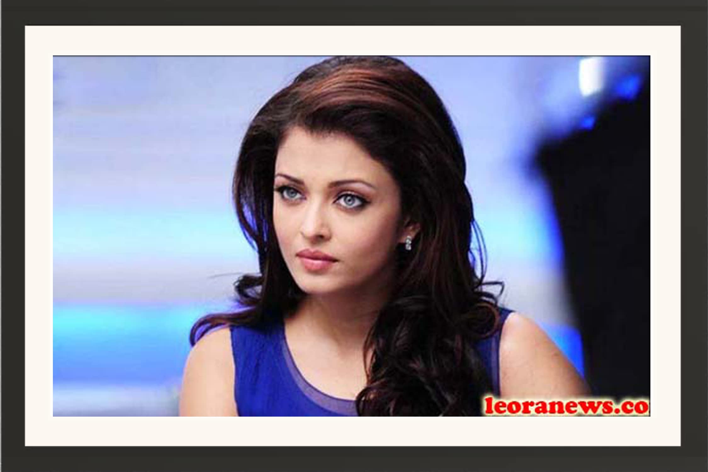 STUDIO AVINASH Aishwarya Rai Bachchan Dress Wall Hanging Framed Photo  Without Glass For Home Decor, Office, Living Drawing and Bed Rooms (13 X 18  Inch) : Amazon.in: Home & Kitchen