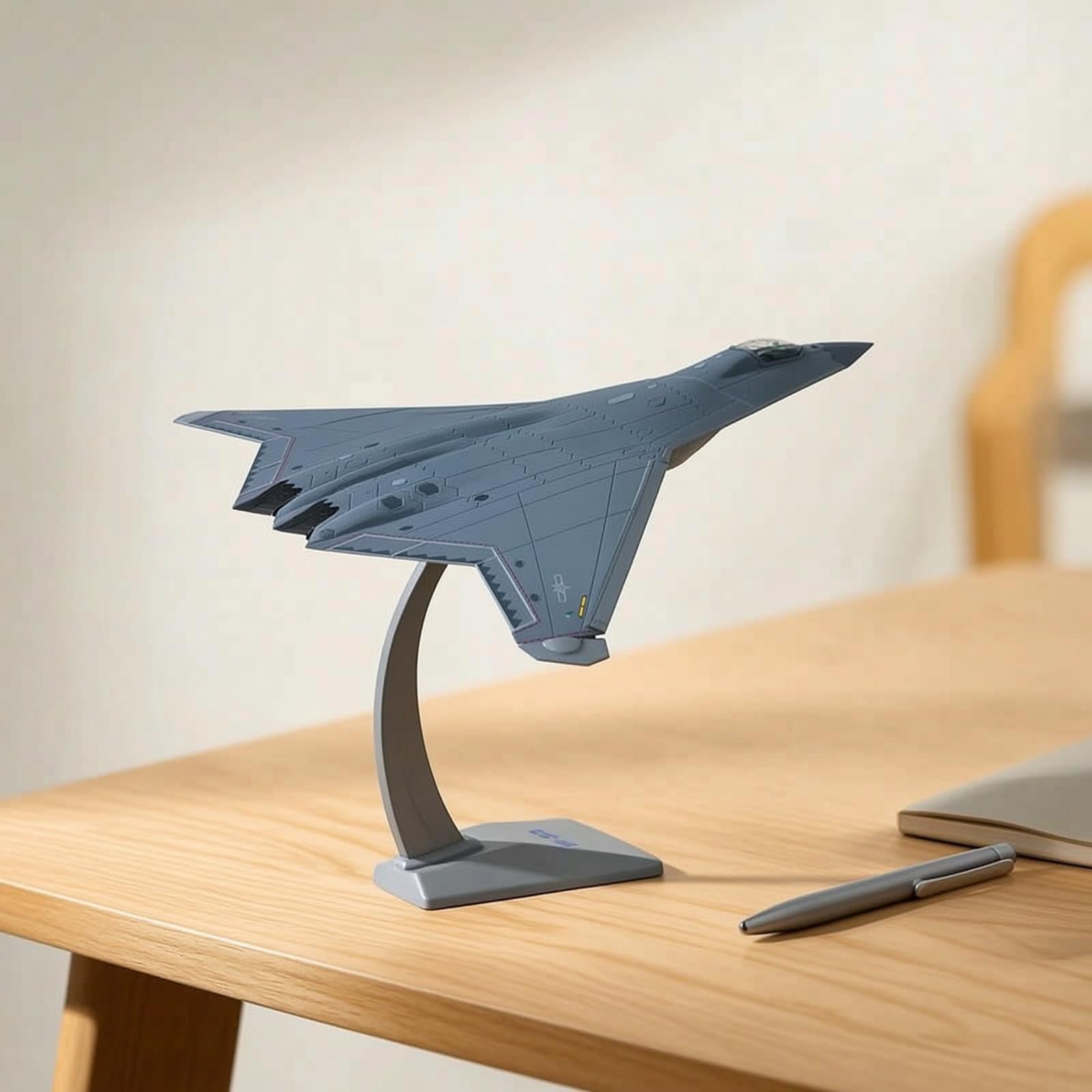 Aereo in Lega Jet Aerodinamico Modellino Aereo Caccia Modello Metallo Aspetto Pressofuso Solido Pannellature Incise Dettagli Fedele con Canopy Chiaro