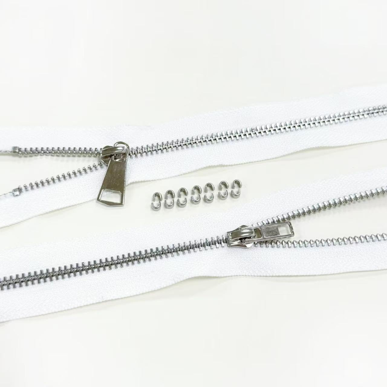 #5 Heavy Duty Metal Zipper 5 Pack 1 Yard Length Black and White Color with 15 Sliders and 30 Top Stops for Sewing Bags DIY Crafts Pillows Cushions Jackets Backpacks and Home Decor